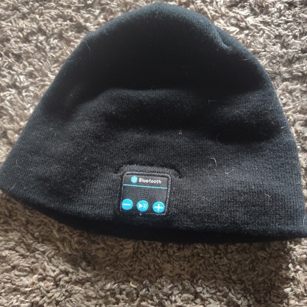 Black Bluetooth Beanie Hat with Built-In Controls